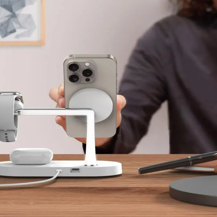 PureCharge™ – 4-i-1 MagSafe Laddstation i Vit Minimalism